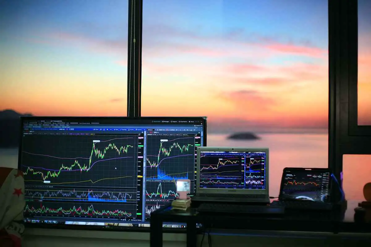 Who is a Forex Broker?
